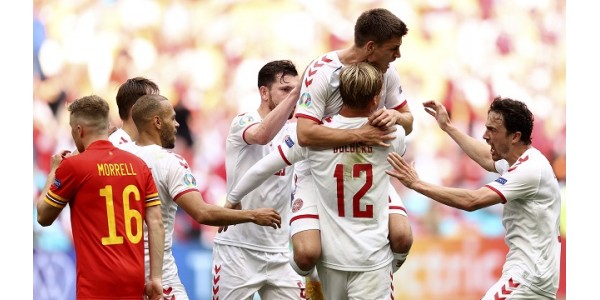 L'équipe nationale de football du Danemark a de nouveau atteint les quarts de finale de la Coupe d'Europe après 17 ans L'équipe nationale de football du Danemark a de nouveau atteint les quarts de finale de la Coupe d'Europe après 17 ans